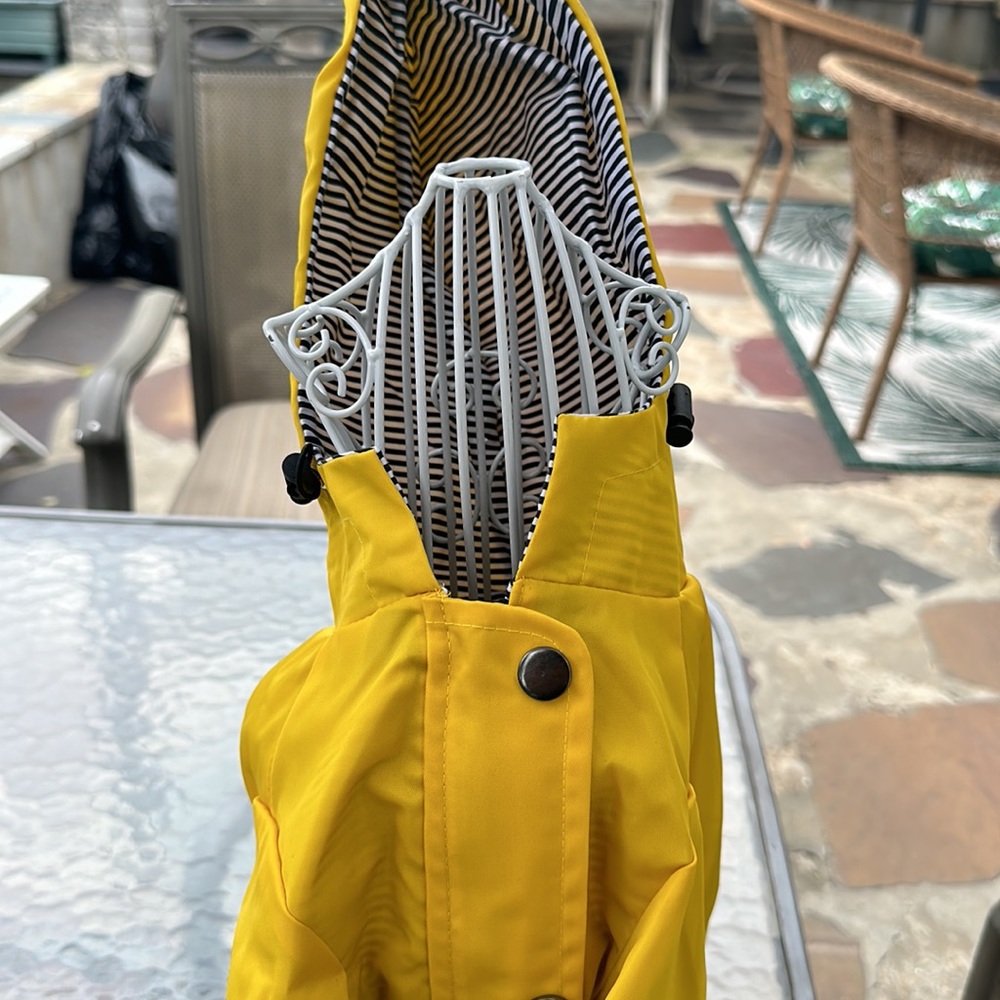 Dog raincoat - Picture 2 of 2